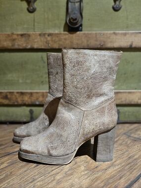 Diba Brown Leather Square Toe Heeled Boots